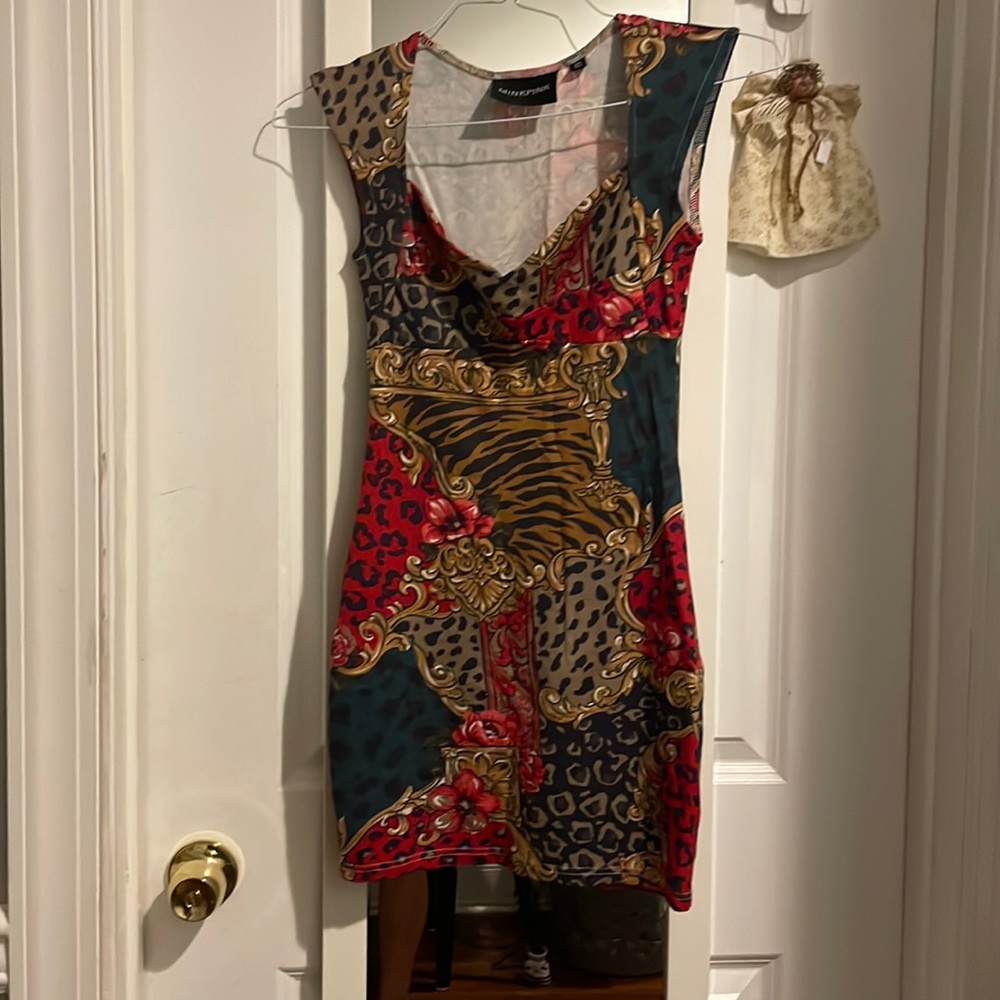 MinkPink colorful short dress size XS never worn, no tags
